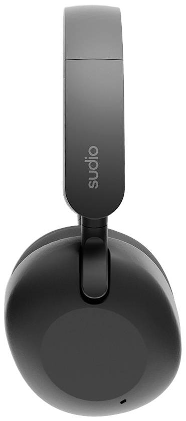 Zwarte over-ear koptelefoon met een minimalistisch design. Op de hoofdband aan de linkerkant staat 'sudio'.