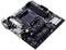 Zwart moederbord met verschillende aansluitingen, sleuven voor RAM en CPU. Zichtbare heatsinks en elektronische componenten.