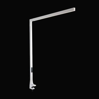 Een moderne, slanke LED-bureaulamp in L-vorm, vrijstaand op een zwarte achtergrond. Ideaal voor werk- of kantoorruimtes.
