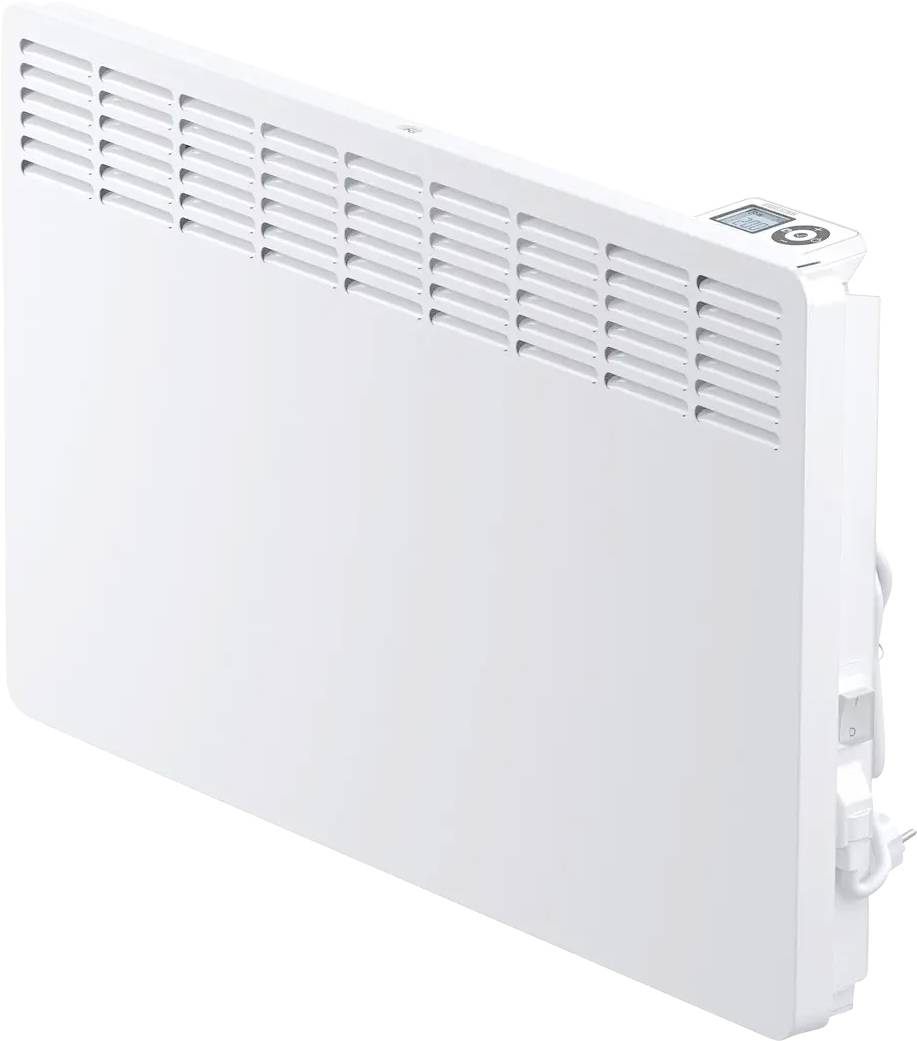 Een witte, rechthoekige radiator met ventilatiesleuven bovenaan, waarschijnlijk een elektrische convector voor binnenruimtes.