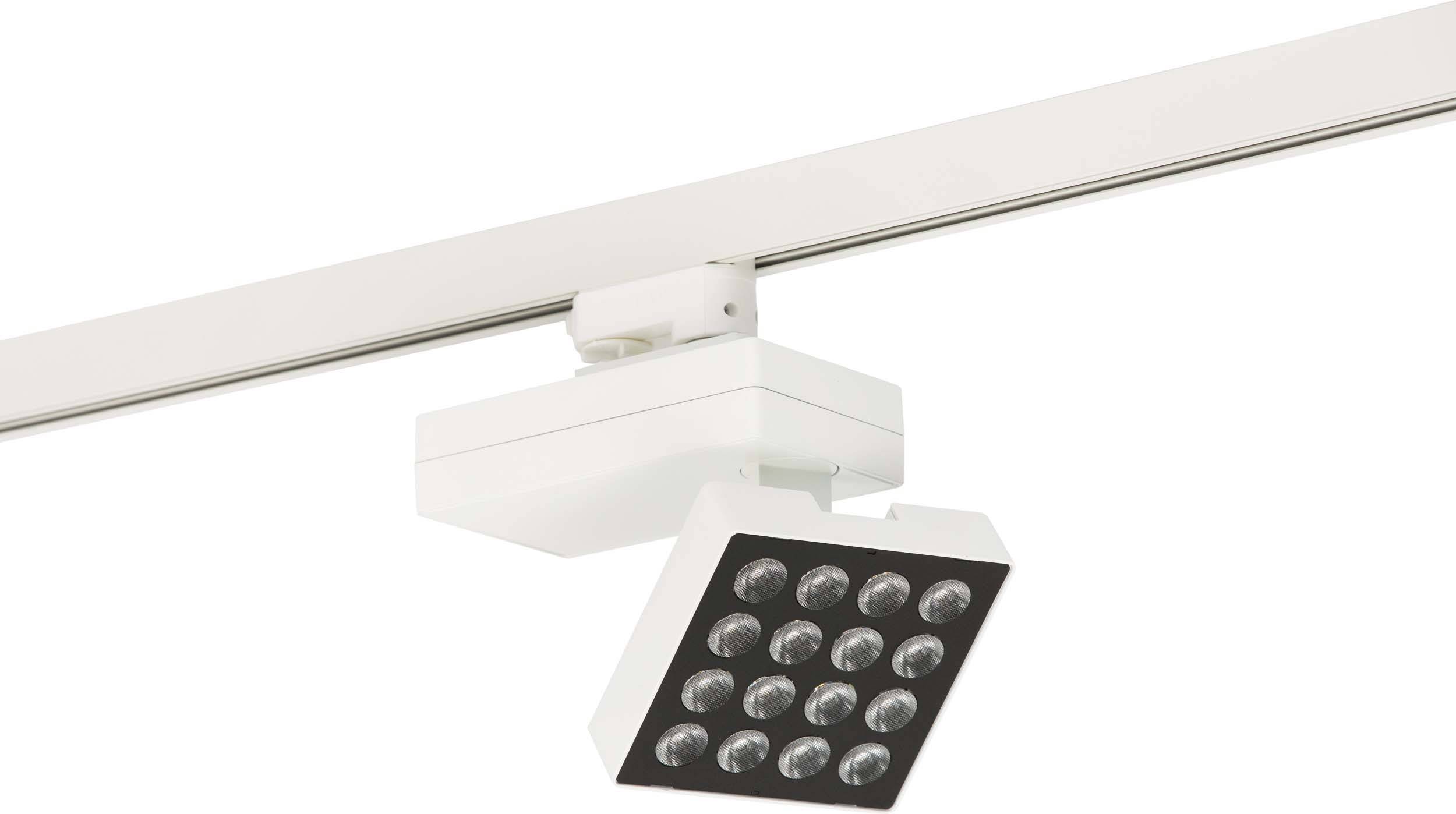Een witte LED-schijnwerper op een rail, geschikt voor flexibele verlichting in binnenruimtes.