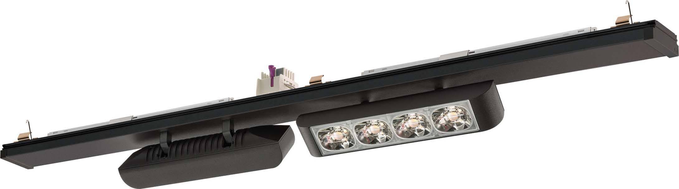 Een industrieel LED-verlichtingssysteem met meerdere armaturen, bevestigd aan een lange zwarte rail. Geschikt voor grote ruimtes.