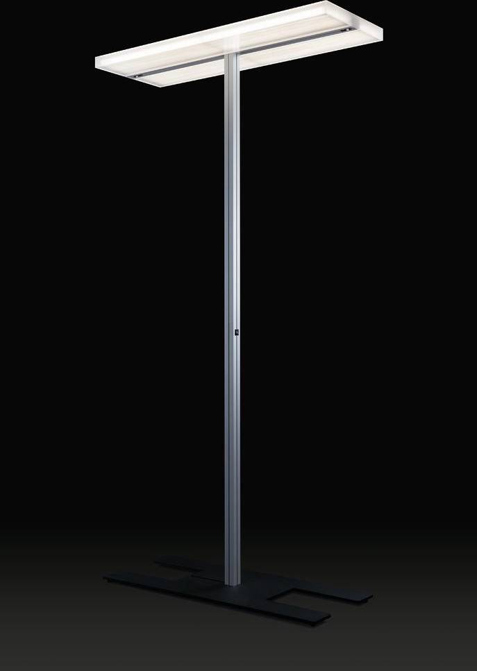 Staande lamp met modern, rechthoekig verlichtingspaneel, slanke metalen stang en stabiele voet, ideaal voor kantoren of thuis.