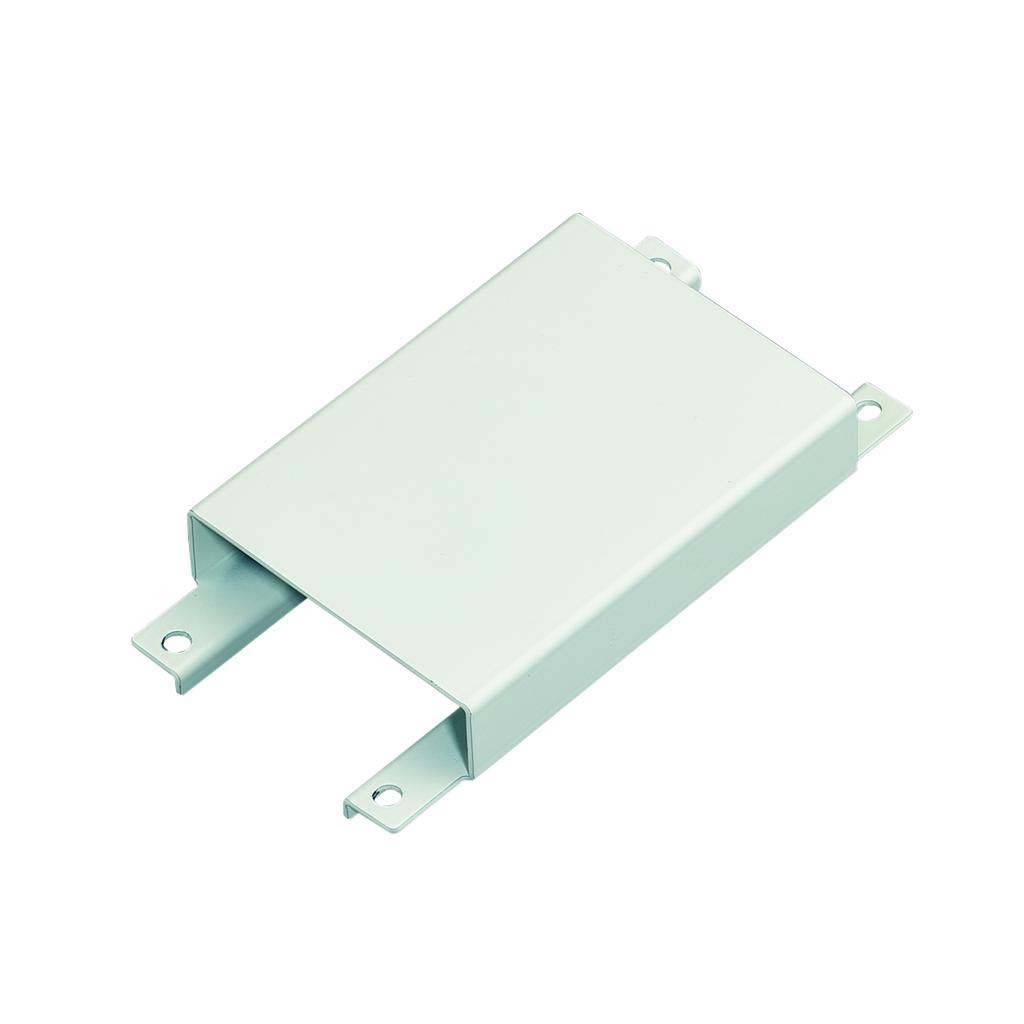 Een rechthoekige, lichtgrijze metalen behuizing met bevestigingsoren aan de hoeken. Bestemd voor elektronische componenten.