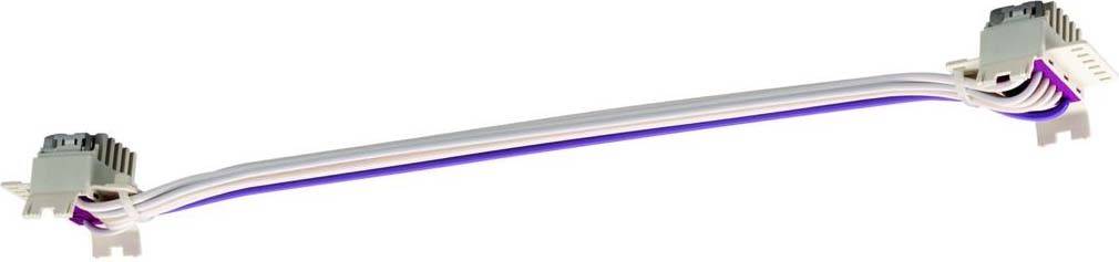 Een 5-polige platte kabel met stekkerverbindingen aan beide uiteinden, tegen een witte achtergrond.