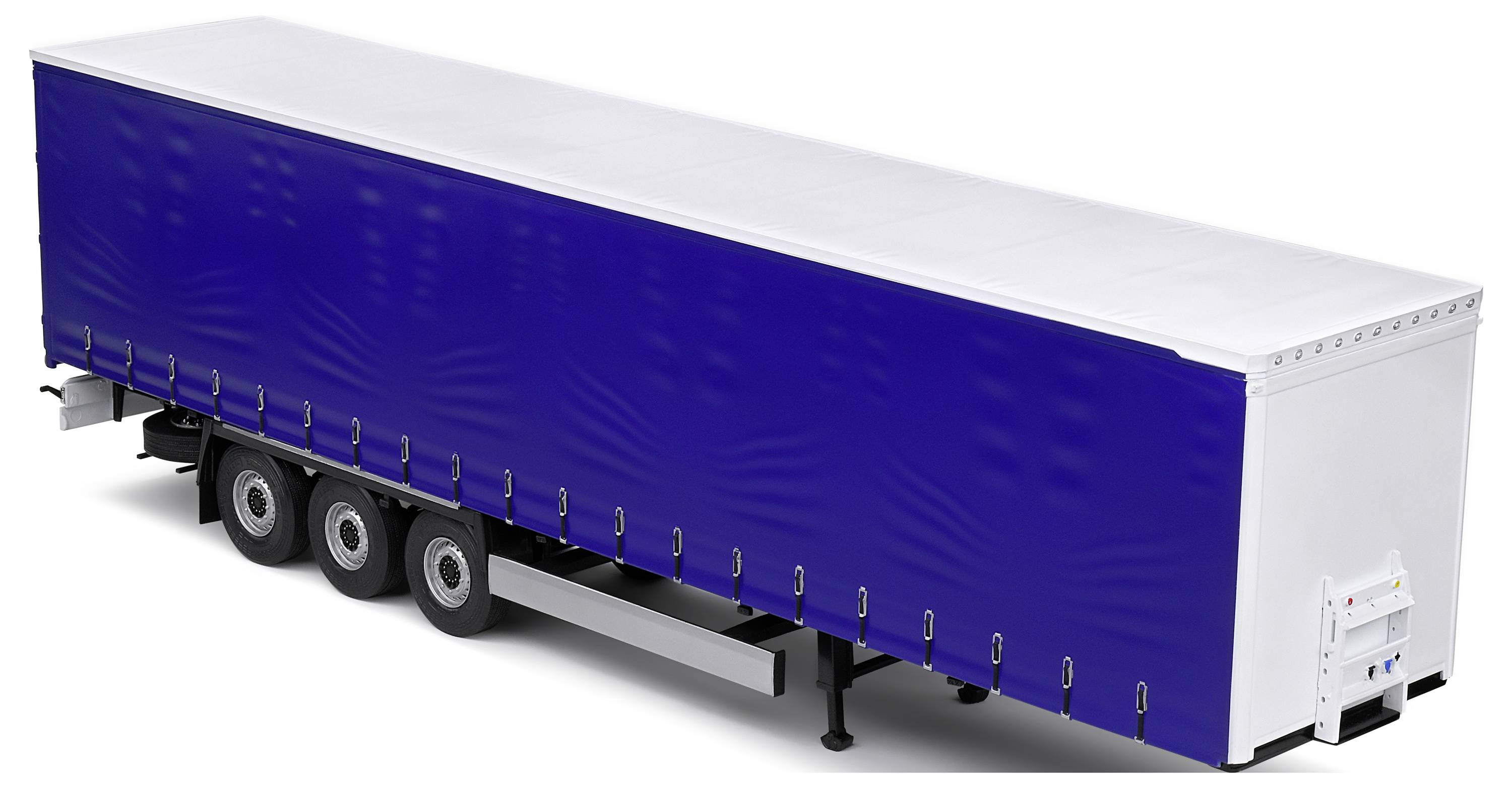 Een blauwe vrachtwagen-aanhanger met drie assen staat op asfalt. De aanhanger heeft bovenaan een witte dekzeil.
