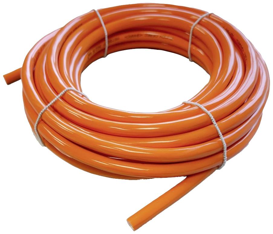 Oranje kunststofbuis, opgerold en gezekerd met twee banden. Geschikt voor gebruik in bouw- of ambachtelijke omgevingen.