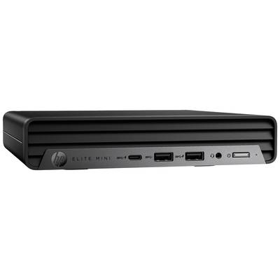 Een zwarte mini-pc met meerdere aansluitingsmogelijkheden aan de voorkant, inclusief USB-poorten en een audioaansluiting.