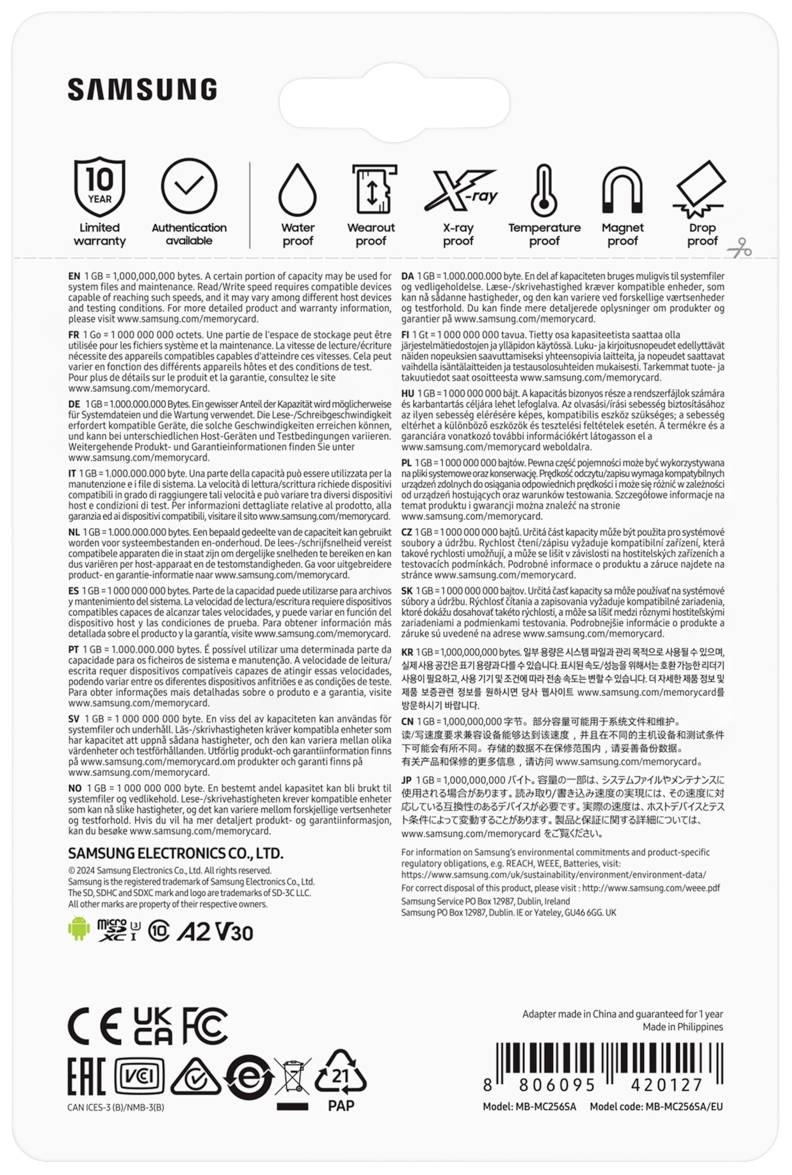 Achterkant van een Samsung-geheugenkaart-verpakking met garantiesymbolen, water- en magnetbestendig. Bevat technische details en contactgegevens.