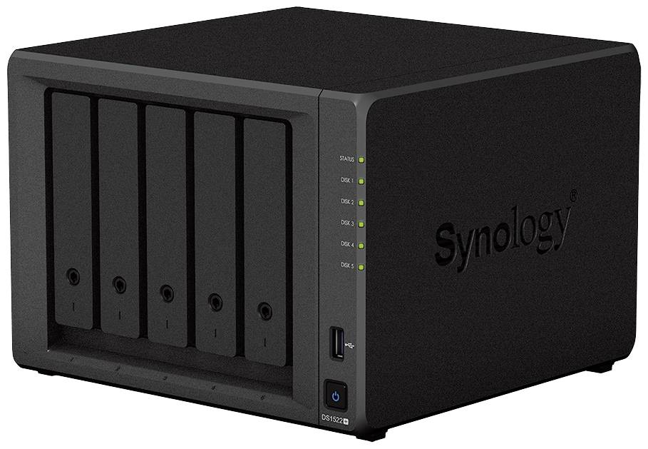 Een zwarte netwerkstorage (NAS) met vijf schijfsleuven van het merk Synology, modelcode DS1520+.