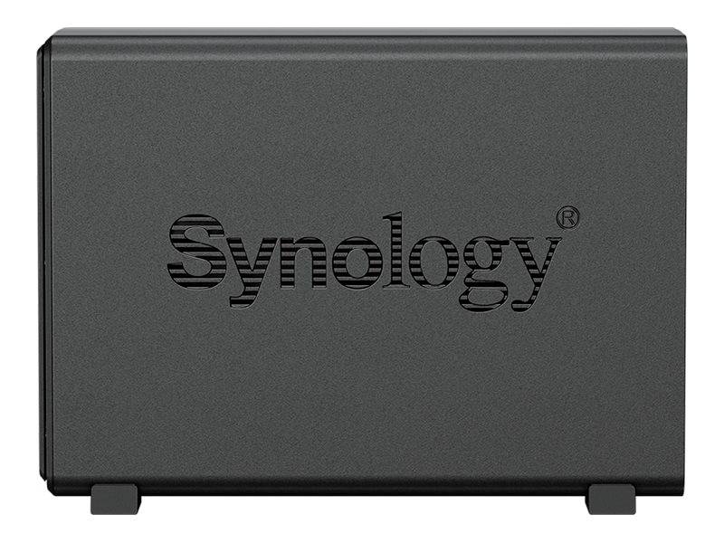 Zwart apparaat met het opschrift 'Synology'.