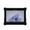 Een robuuste tablet met een zwarte beschermhoes toont een abstracte, blauwe achtergrond op het scherm.