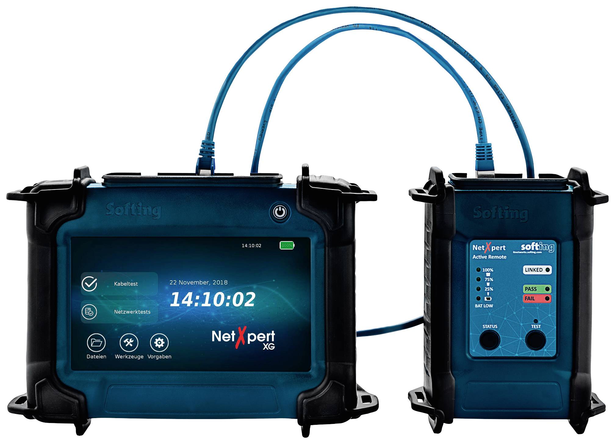 Elektronisch meetapparaat met display toont datum, tijd '14:10:02' en opties zoals 'Kabeltest'. Een ander apparaat is aangesloten.