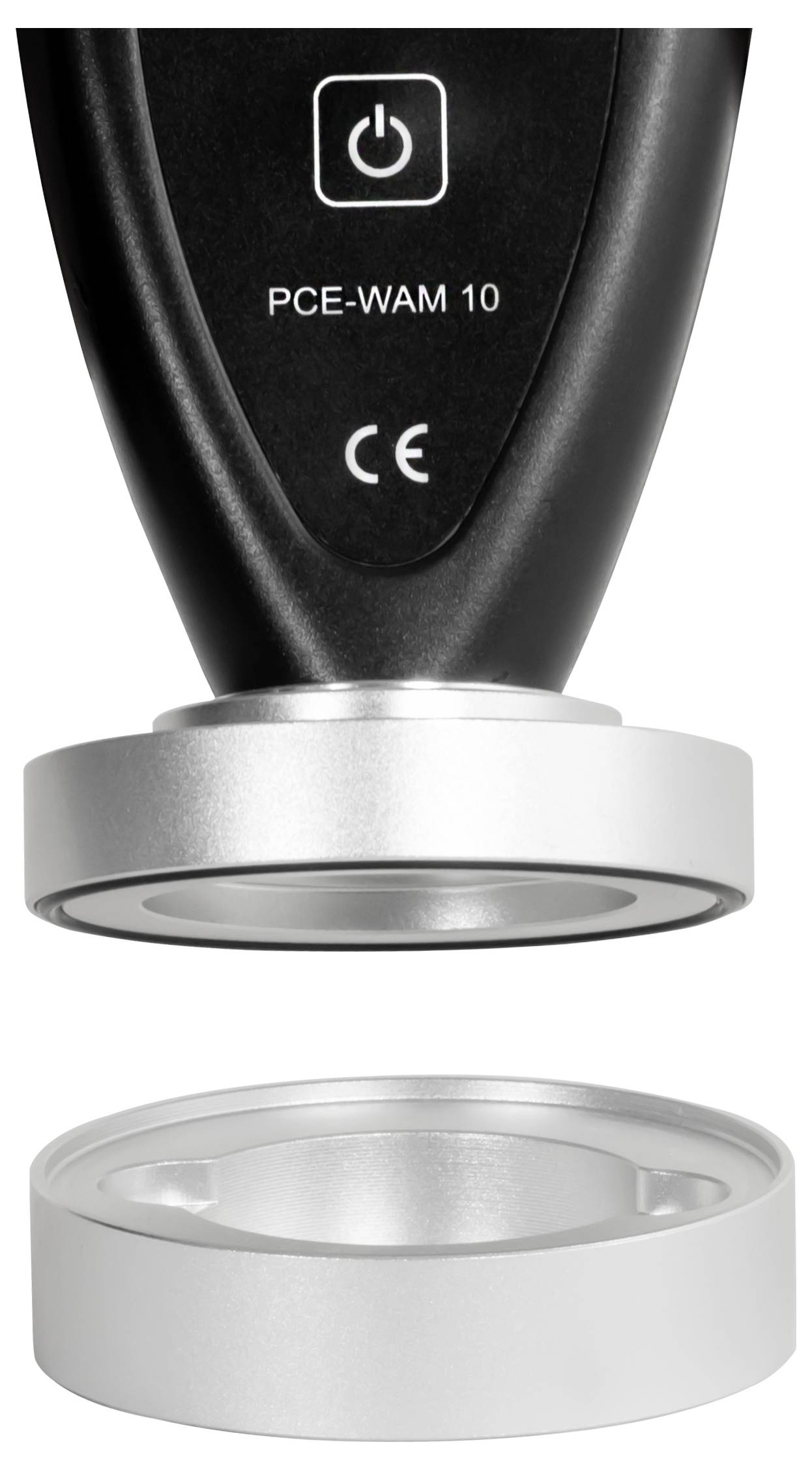 Zwart handheld apparaat met label 'PCE-WAM 10' met een aan-uitknop pictogram boven een zilveren ringvormige bevestiging en een afzonderlijk bijpassend metalen adapteronderdeel eronder.