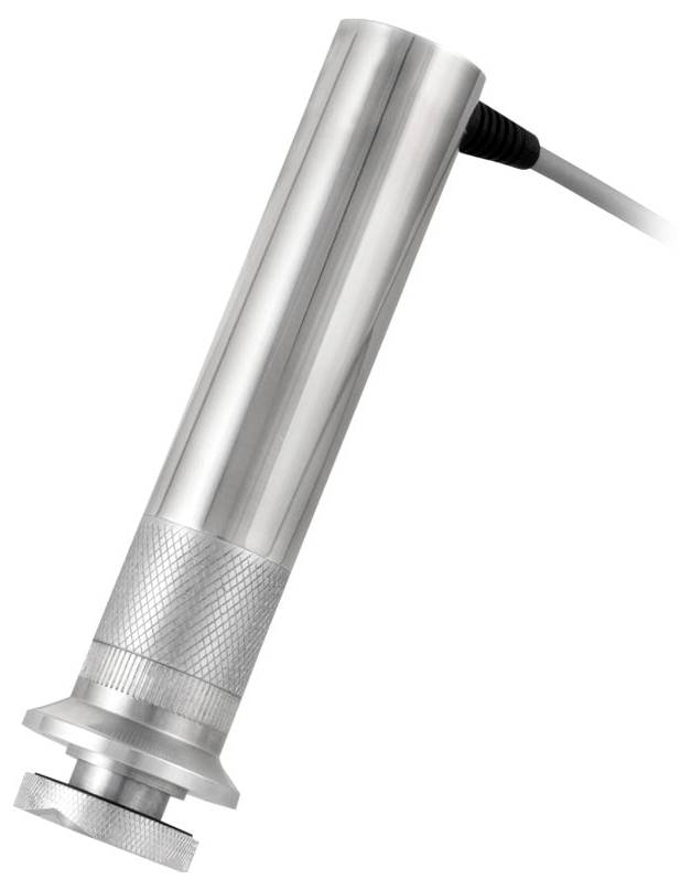 Een cilindrische metalen sensor met een geribbelde greep en een kabelaansluiting, gebruikt voor industriële toepassingen of metingen.