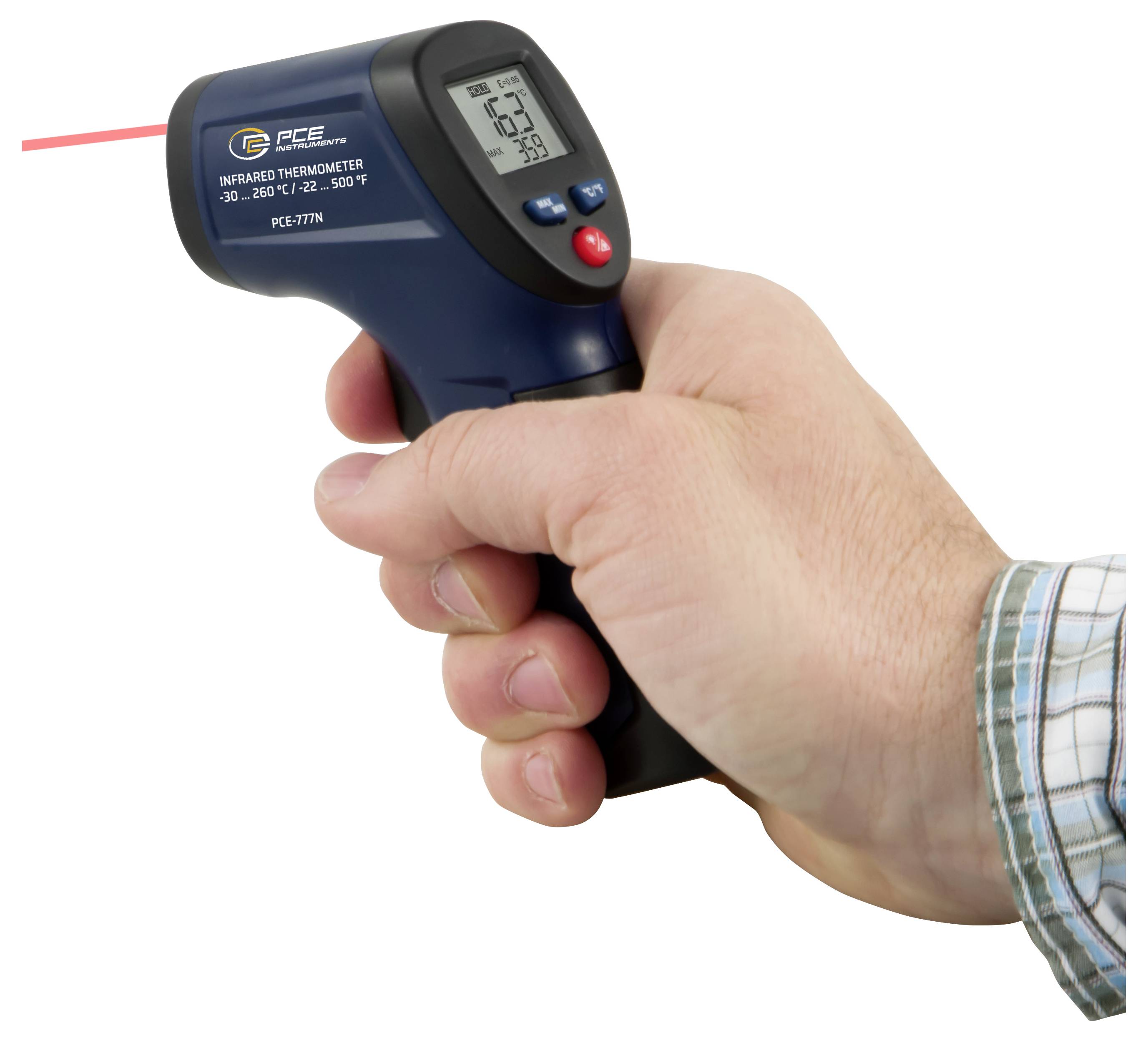Hand die een digitale infraroodthermometer naar een oppervlak richt, met een laserstraal die de temperatuurmeting aangeeft.