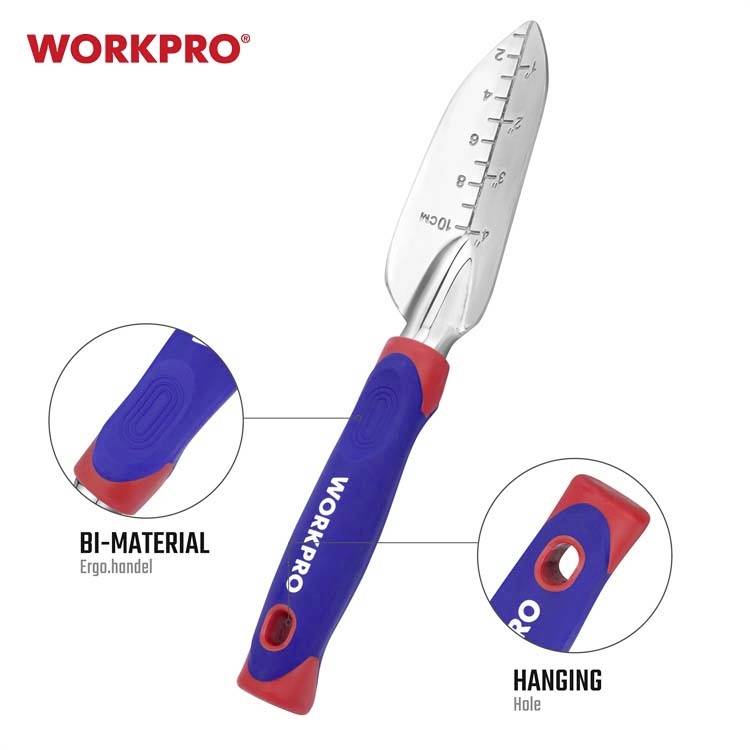 Handschep met rood-blauwe bi-materiaal handgreep en ophangopening. Maatschaal op de steel. Merknaam 'WORKPRO' bedrukt.