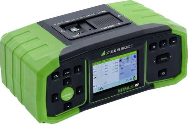 Een groen, draagbaar digitaal meetapparaat met display en knoppen, gebruikt voor elektrische metingen. Merknaam 'Gossen Metrawatt'.