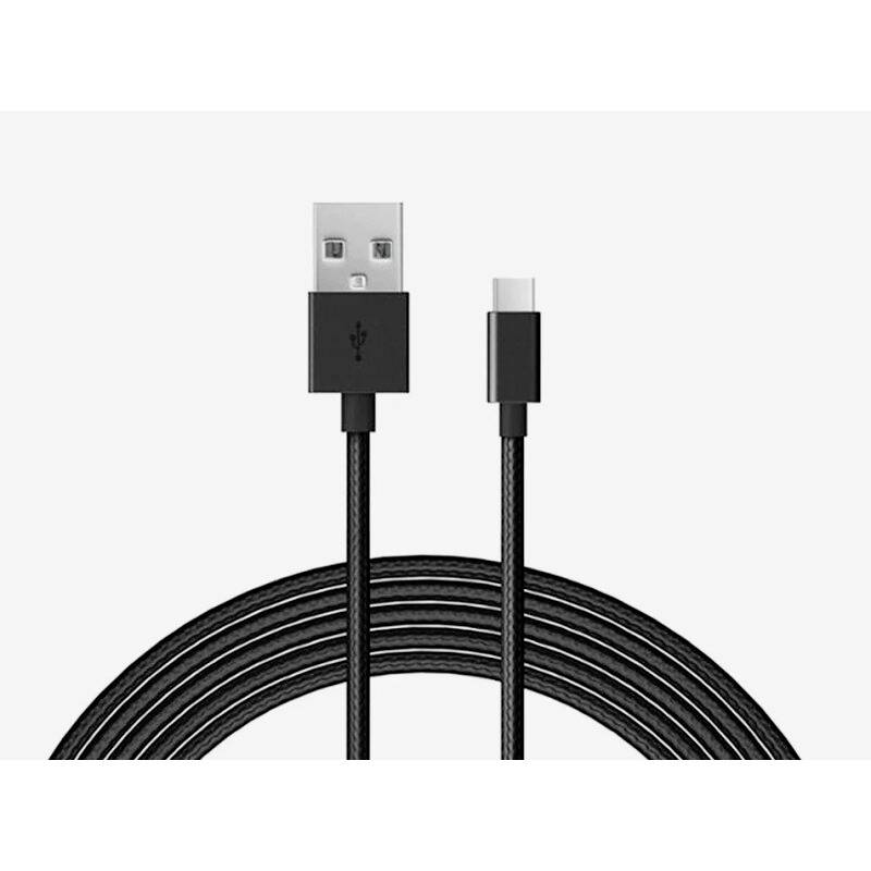Zwart USB-kabel met een standaard USB-aansluiting aan de ene kant en een USB-C-aansluiting aan de andere kant, op een witte achtergrond.