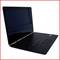 Een zwarte laptop met opengeslagen scherm is licht naar links gedraaid. Toetsenbord en touchpad zijn zichtbaar.