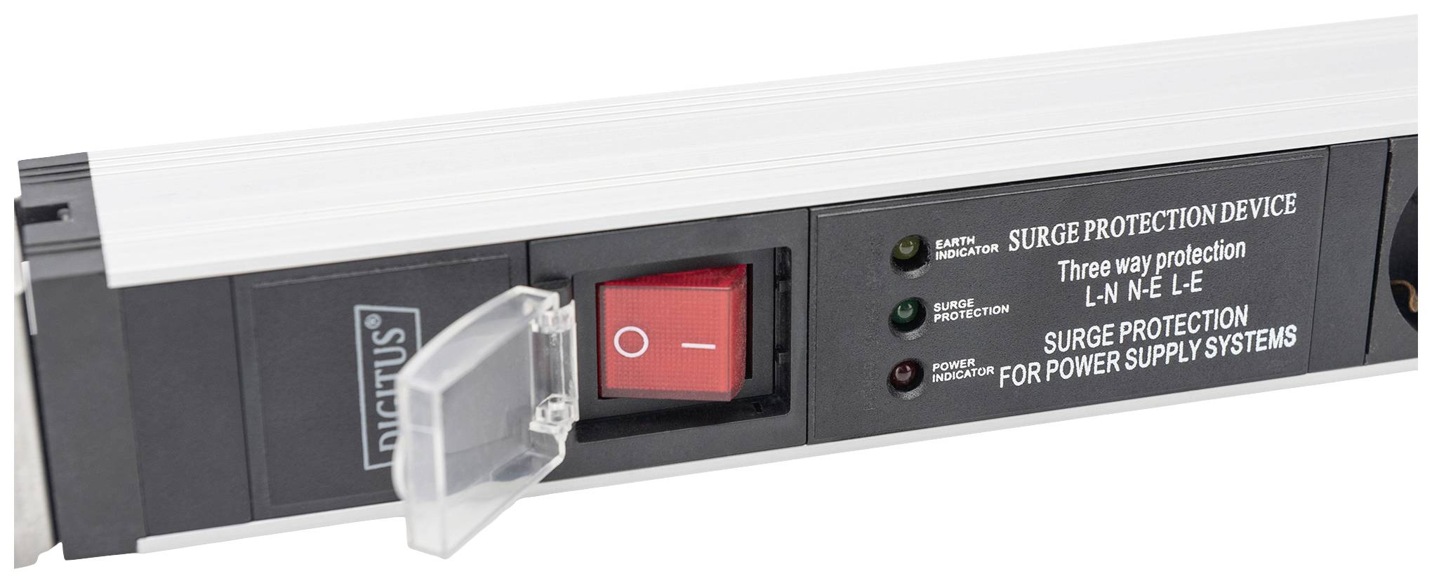 De afbeelding toont een stekkerdoos met overspanningsbeveiliging, een rode aan-/uitschakelaar en drie led-lampjes ter indicatie van de beschermingsfunctie.