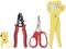 Verschillende handgereedschappen: draadknippers, striptang, schaar en nog een geel gereedschap naast elkaar gerangschikt.