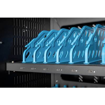 Verschillende blauwe metalen beugels zijn naast elkaar gemonteerd op een rek dat is ingebouwd in een zwarte behuizing met USB-C-aansluitingen.