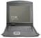 Een rack-console met beeldscherm toont datum 'Vrijdag, 22 juni' en tijd '11:30'; daaronder een toetsenbord met touchpad.