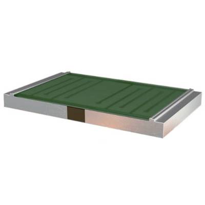 Groen rechthoekig paneel met zilveren rand, mogelijk een onderdeel of technisch apparaat.
