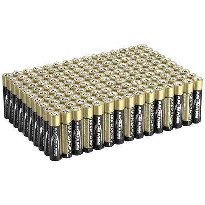 '96 stapels AA-batterijen met goud-zwarte opstellingen, dicht opeengepakt. Batterijmerk en type zichtbaar op de labels.'