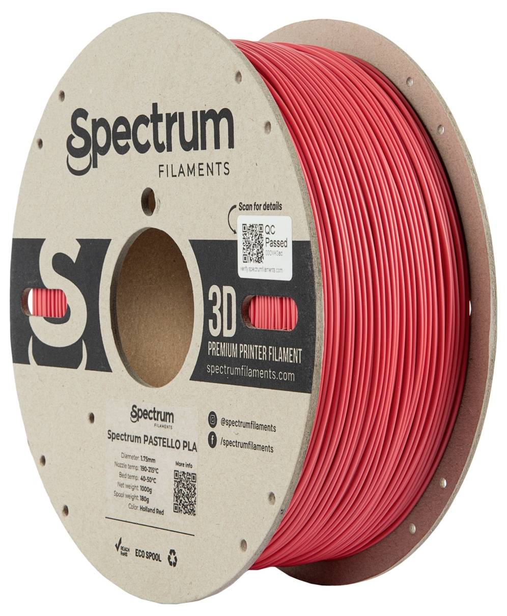Rol met rood 3D-printerfilament van het merk Spectrum; opschrift 'Pastello PLA' en QR-code zichtbaar op de spoel. Ideaal voor 3D-printen.