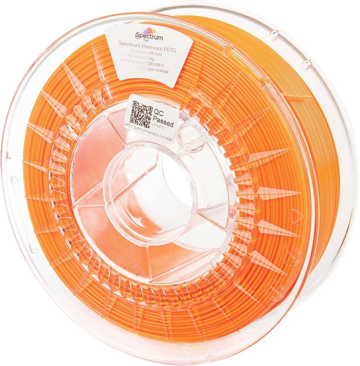 Oranje 3D-printfilament-spoel met etiket 'Spectrum Premium PETG'.