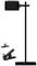 'Zwarte moderne tafellamp met een eenvoudige voet. Bevat bovendien een klem voor veelzijdige bevestigingsmogelijkheden.'