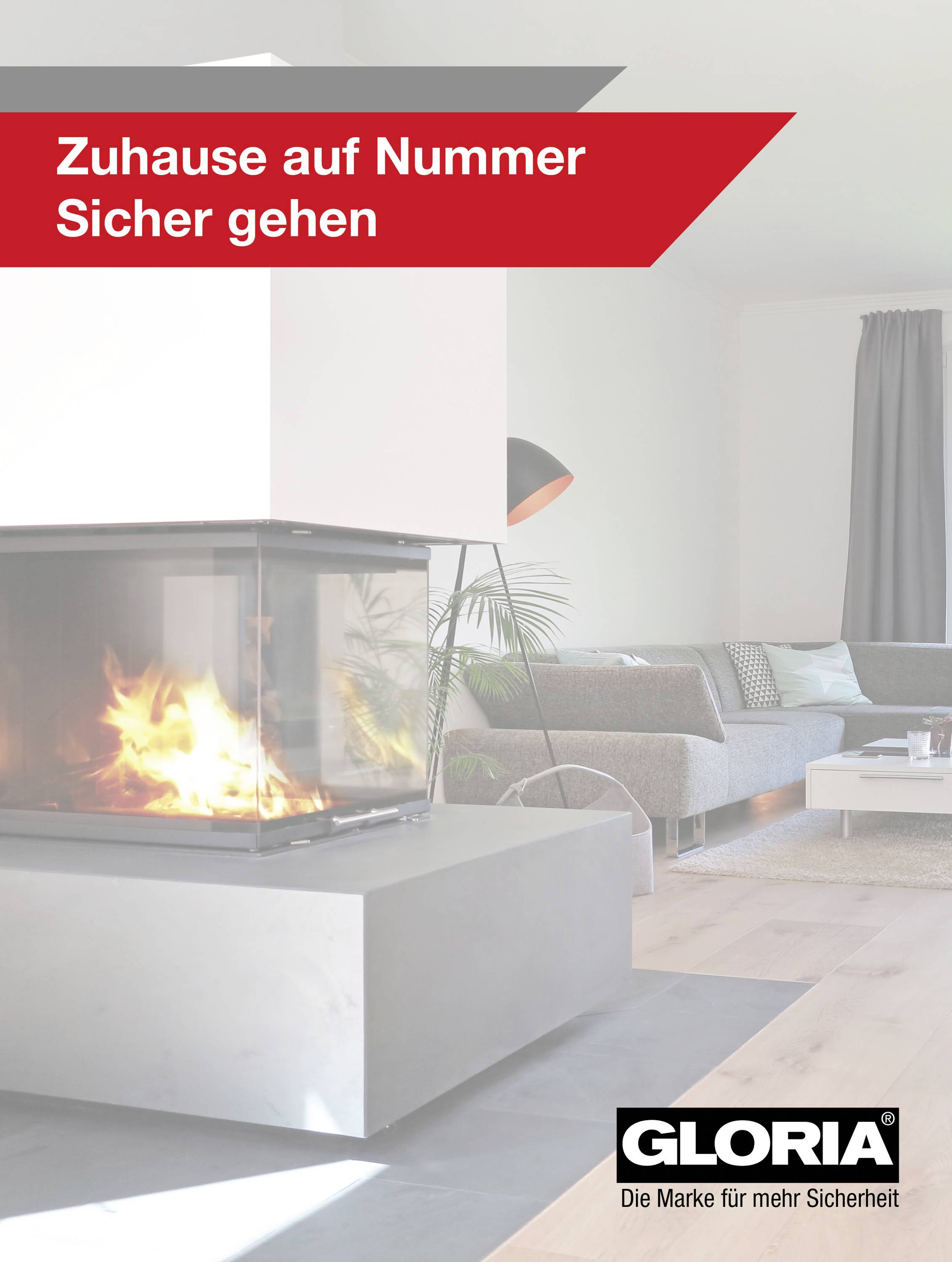 Open haard met vuur in moderne woonkamer. Tekst op de afbeelding: 'Thuis op safe gaan'. Reclame van Gloria voor veiligheid.