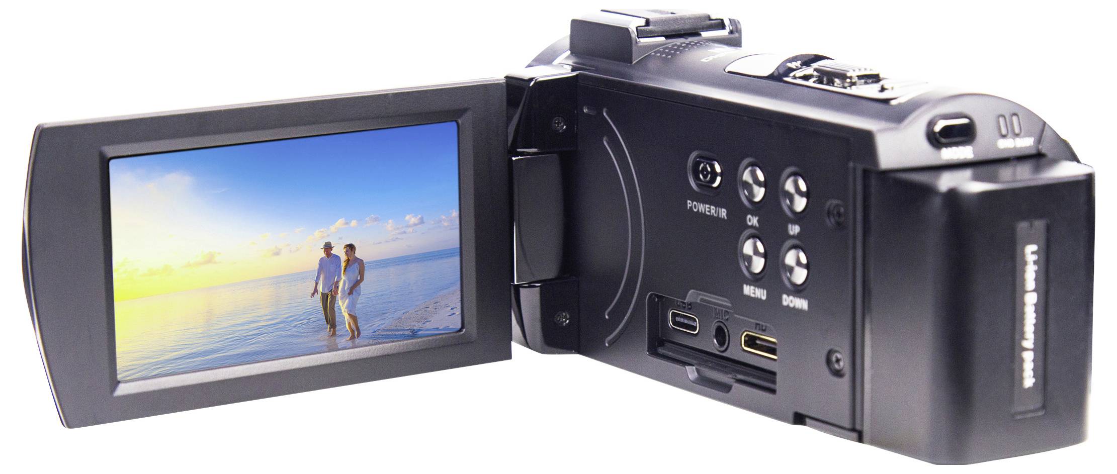 Een videocamera met uitgeklapt display toont een beeld van twee personen op het strand bij zonsondergang.