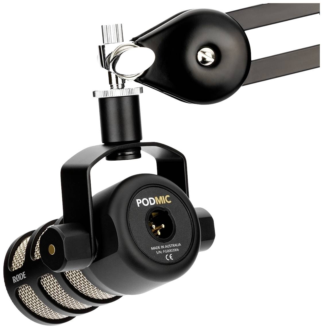 Een Rode PodMic, een dynamische microfoon met ophanging, geschikt voor hoogwaardige audio-opnames en podcasts.