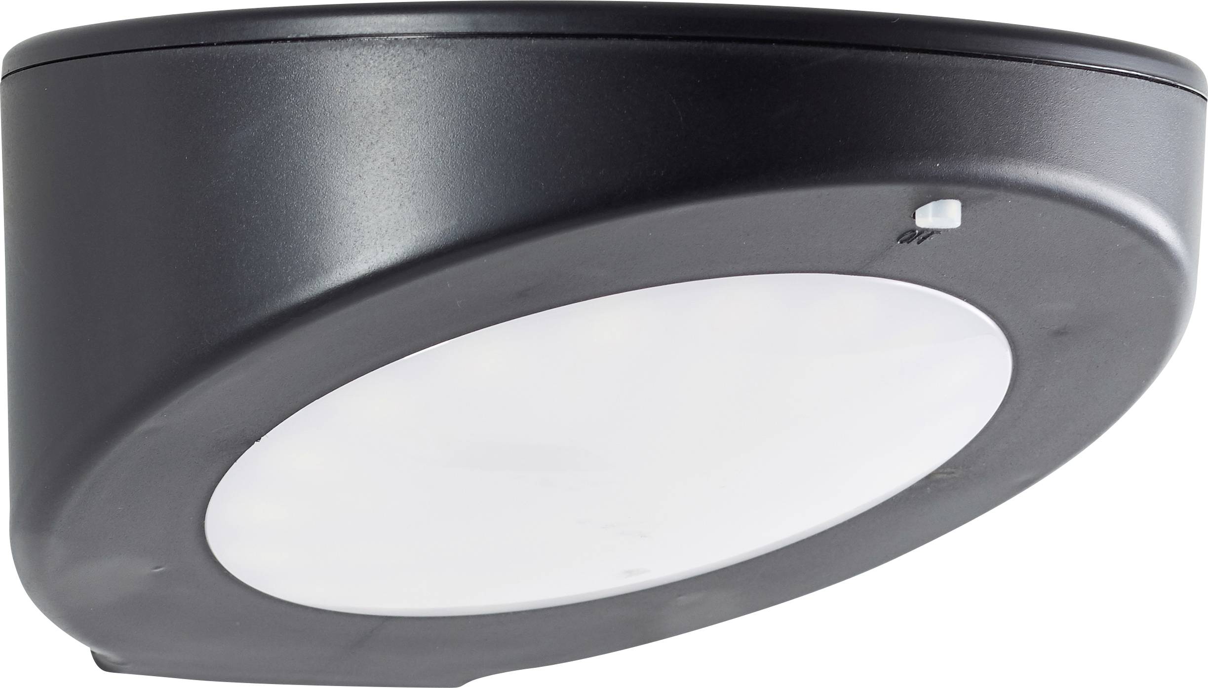 Zwarte, ronde plafondlamp met een groot, wit verlicht gedeelte in het midden. Schakelaar rechtsboven op de lamp.