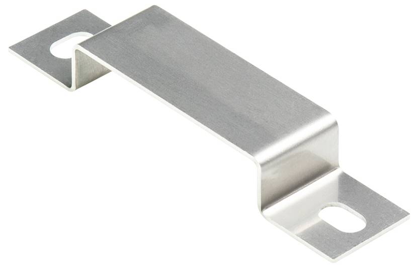 Metalen scharnier met twee bevestigingsgaten aan de uiteinden, geschikt voor het verbinden van structuren of als bevestigingssteun.