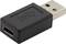 Een zwarte adapter met USB-A naar USB-C-aansluiting, maakt verbinding mogelijk tussen oudere apparaten en nieuwere USB-C-kabels.