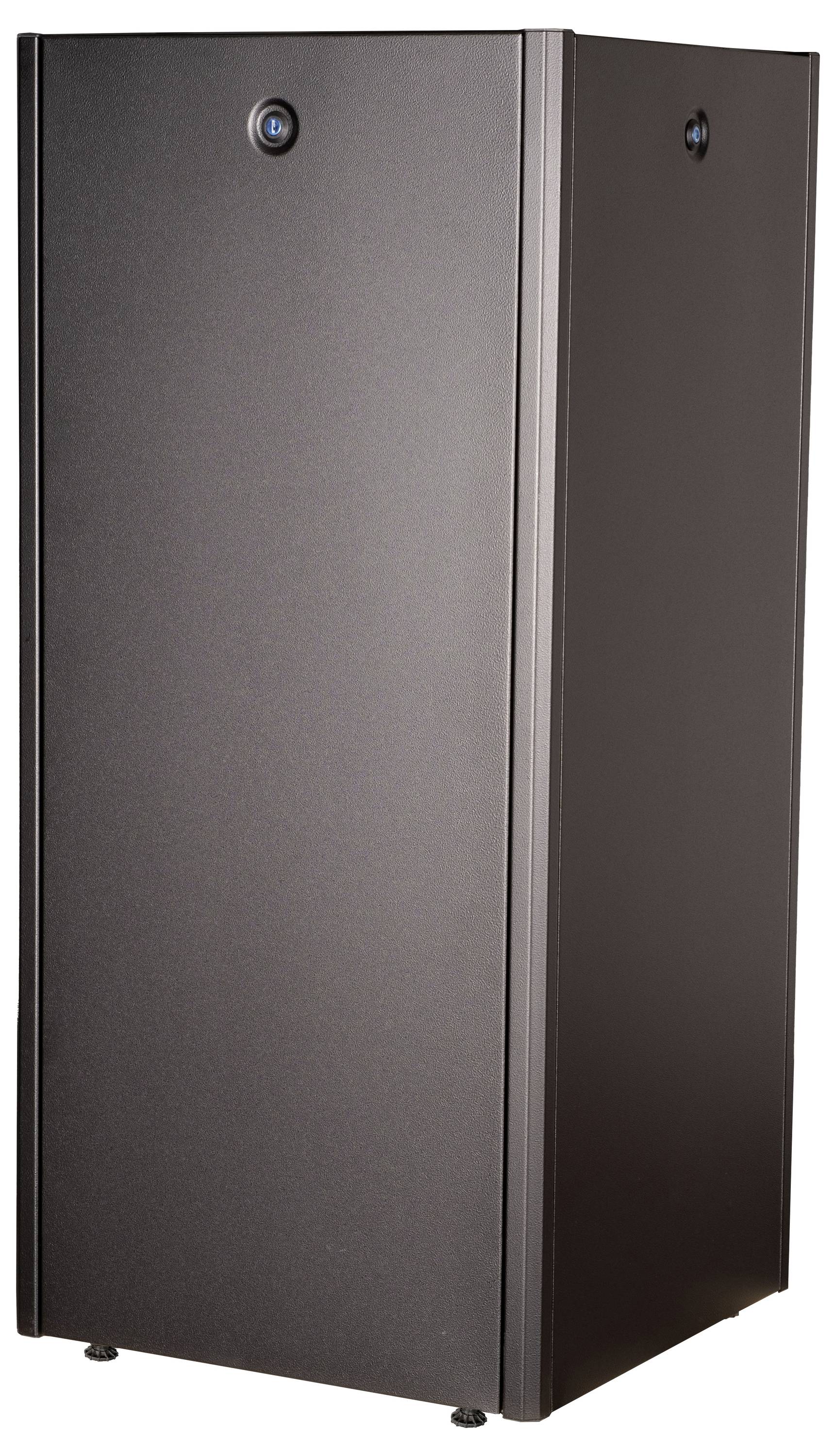 Een zwarte, hoge metalen kast met een vierkante plattegrond en een slot aan de voorkant.