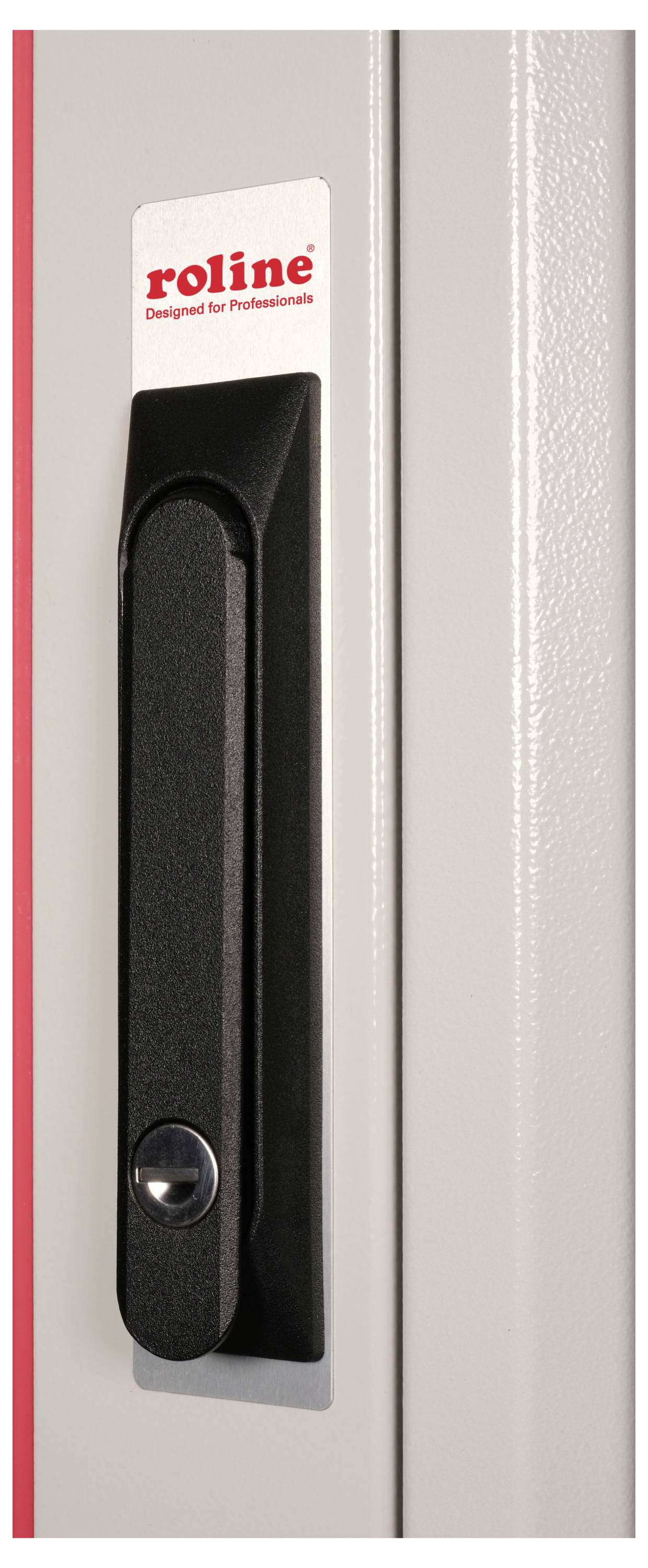 Deurgreep van een rack met een zwarte hendel en het opschrift 'roline' bovenop het zilveren oppervlak.