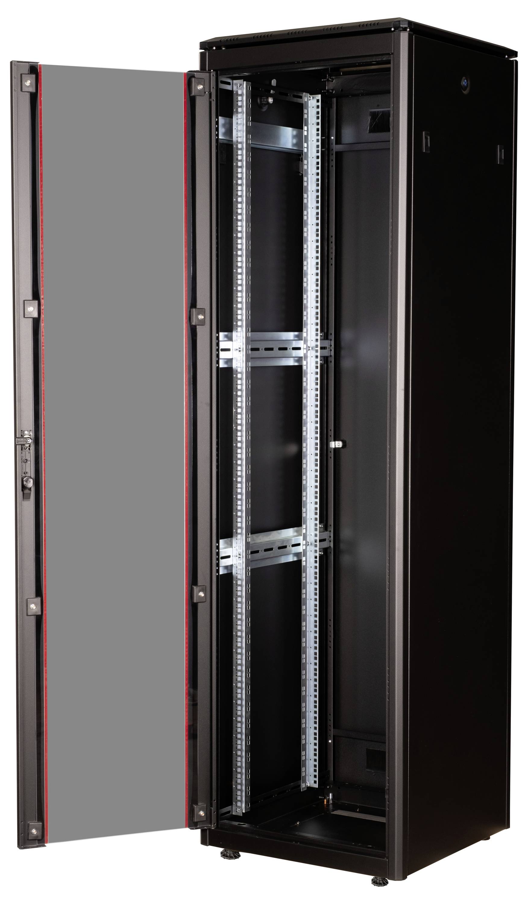 Zwarte, open serverrack met zichtbare montagerails en deur. Geschikt voor een gestructureerde opstelling van serverhardware.