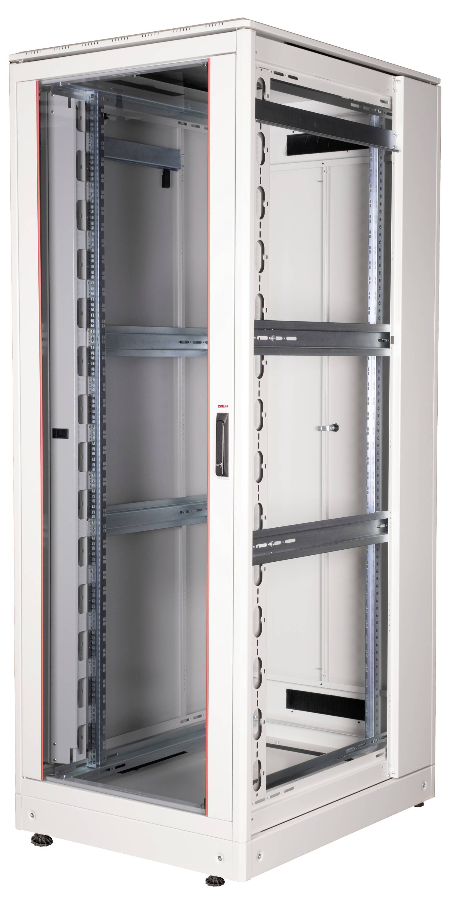 Een lege metalen netwerkbehuizing met glazen deur, staand op de vloer. Binnenframe voor montage van IT-apparatuur zichtbaar.