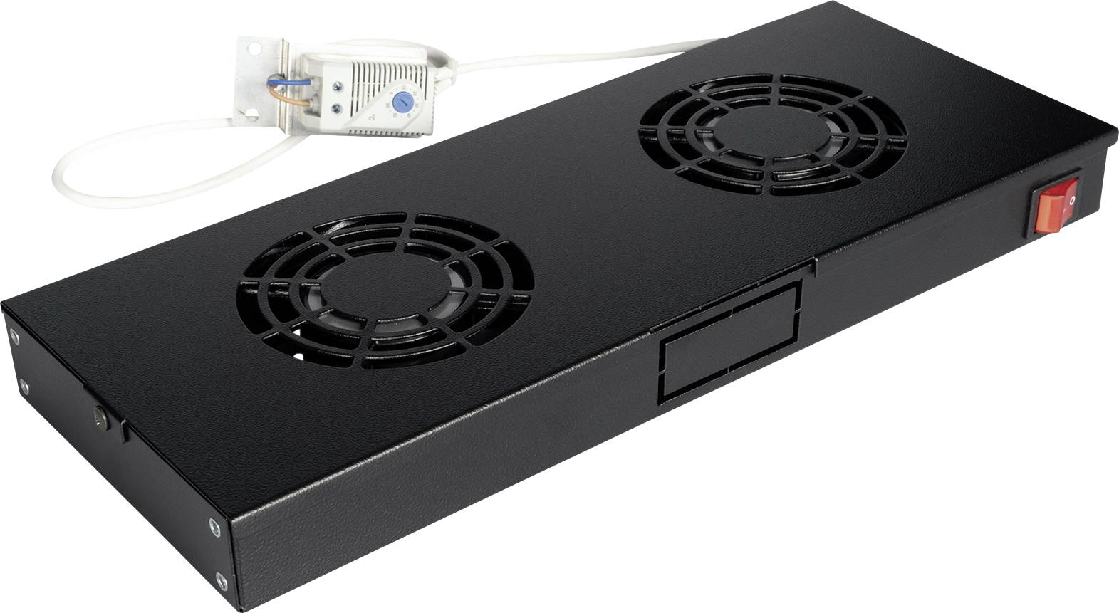 Een zwarte rechthoekige ventilator met twee ventilatoren en een rode schakelaar, verbonden met een vermogensregelaar via een kabel.