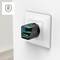 Een oplader met zicht op de interne componenten steekt in een wit stopcontact. Het toont een USB-C-aansluiting van 45W.