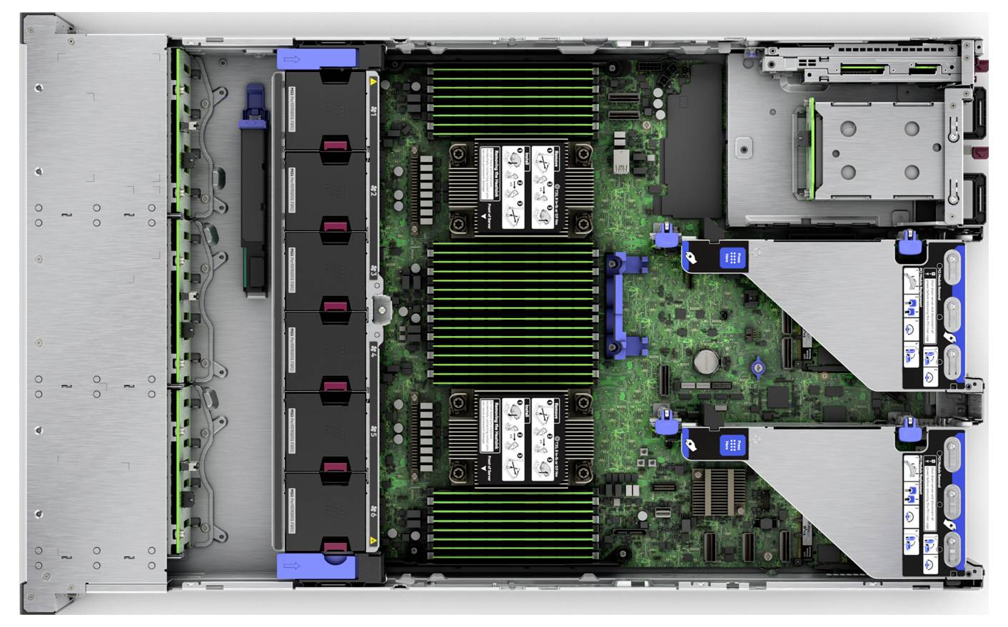 De afbeelding toont het interieur van een computerserver met meerdere geheugenmodules, twee grote koellichamen en talrijke aansluitingen op een groene moederbord.
