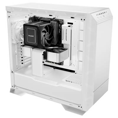 Een wit pc-behuizing met meerdere ventilatoren aan de voorkant, geschikt voor koeling en installatie van computercomponenten.