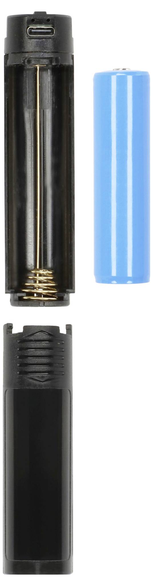 Een geopende batterijklepje naast een blauwe accu. Daaronder het gesloten deksel. Toont het laad- of vervangingsproces.