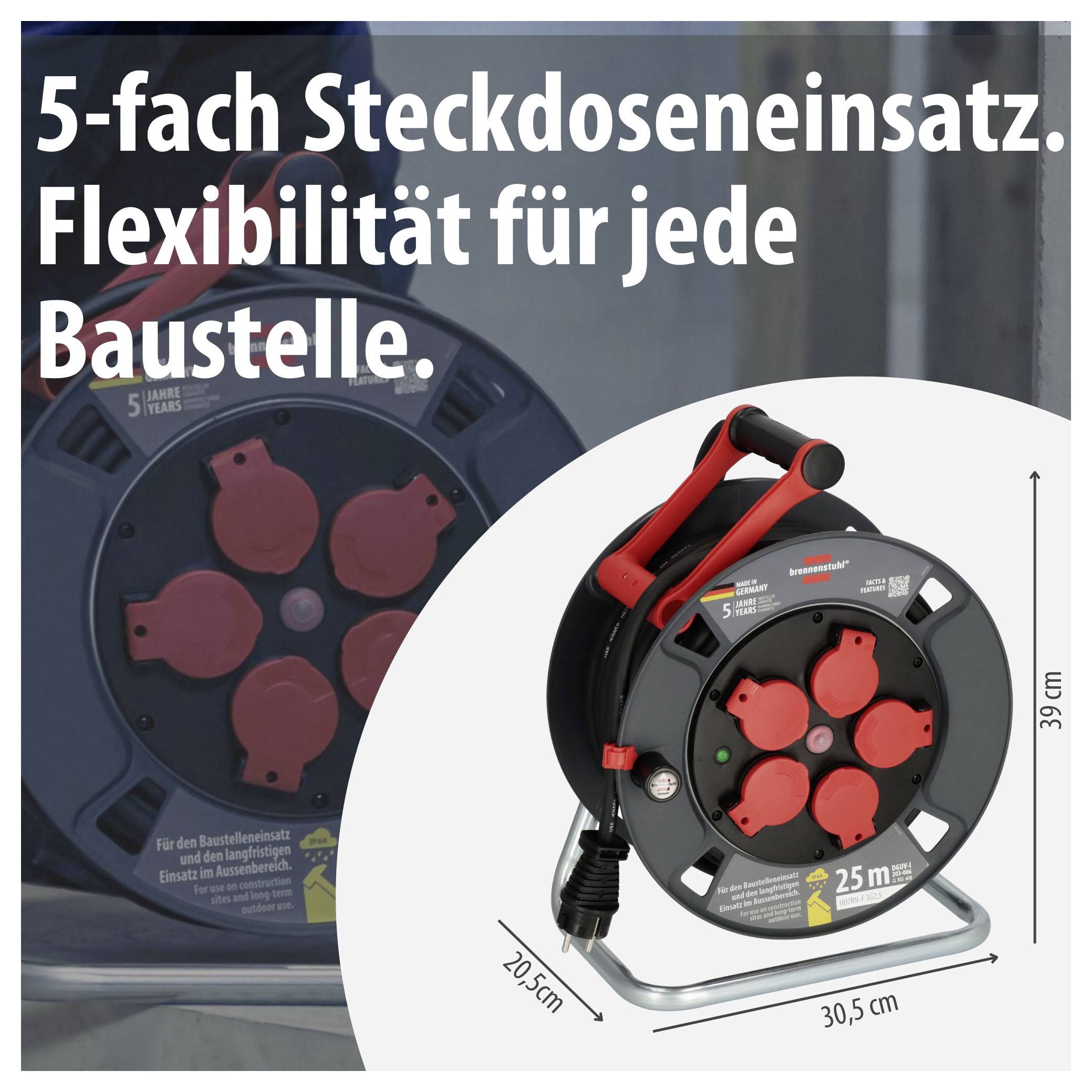 Advertentieafbeelding voor een 5-voudige stekkerdozenrol met de tekst '5-voudige stekkerdoseneenheid. Flexibiliteit voor elke bouwplaats.', inclusief afmetingen 30,5 cm, 20,5 cm en 39 cm.