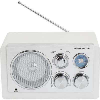 Een wit retro-radio met FM/AM-systeem. Het heeft een luidspreker links, knoppen voor volume- en zenderregeling rechts en een antenne bovenaan.